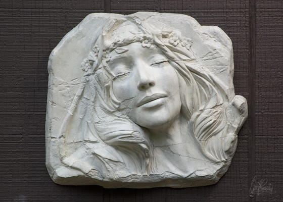 woman-basrelief2
